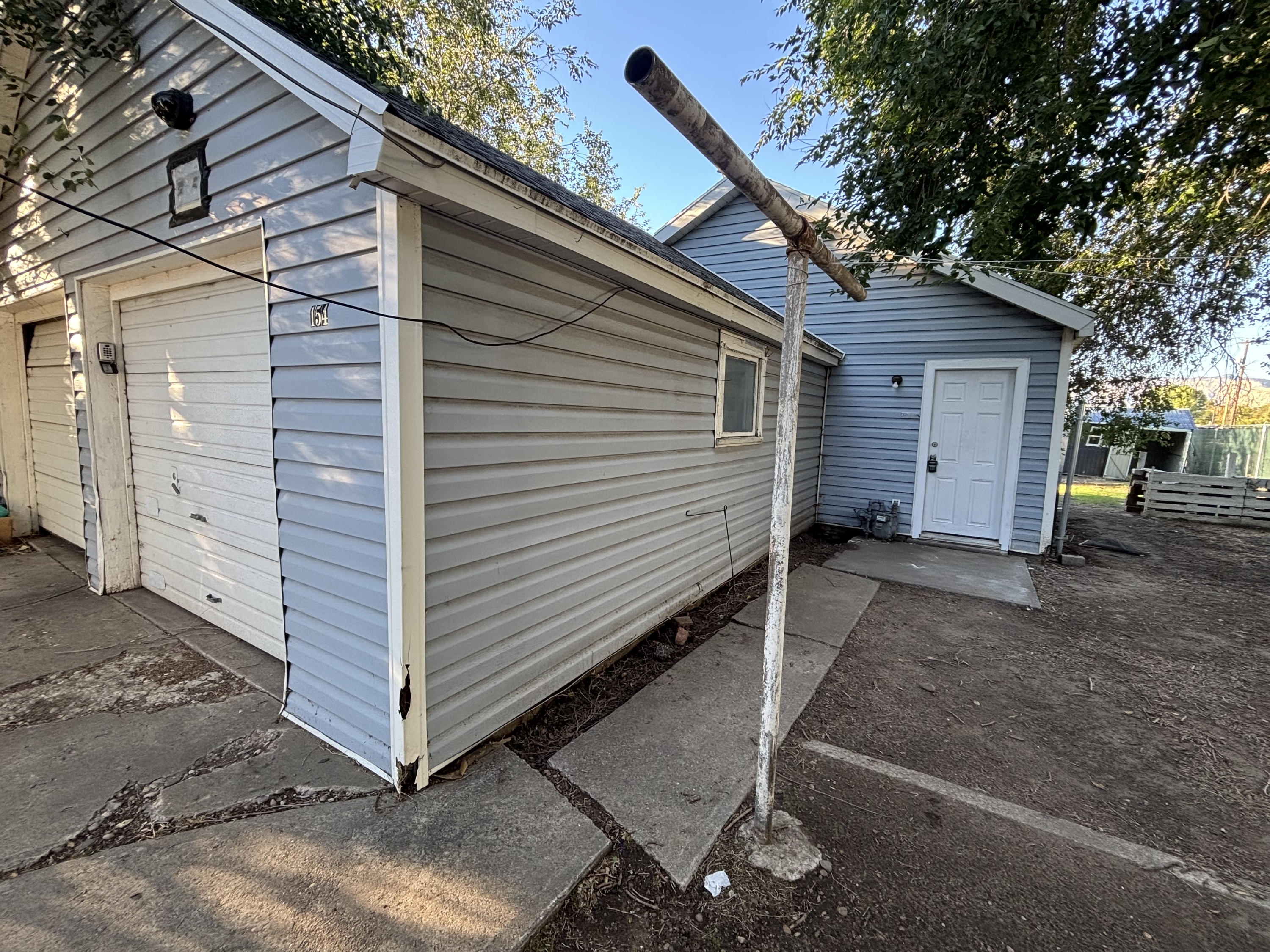 154 East Harris Street - Back