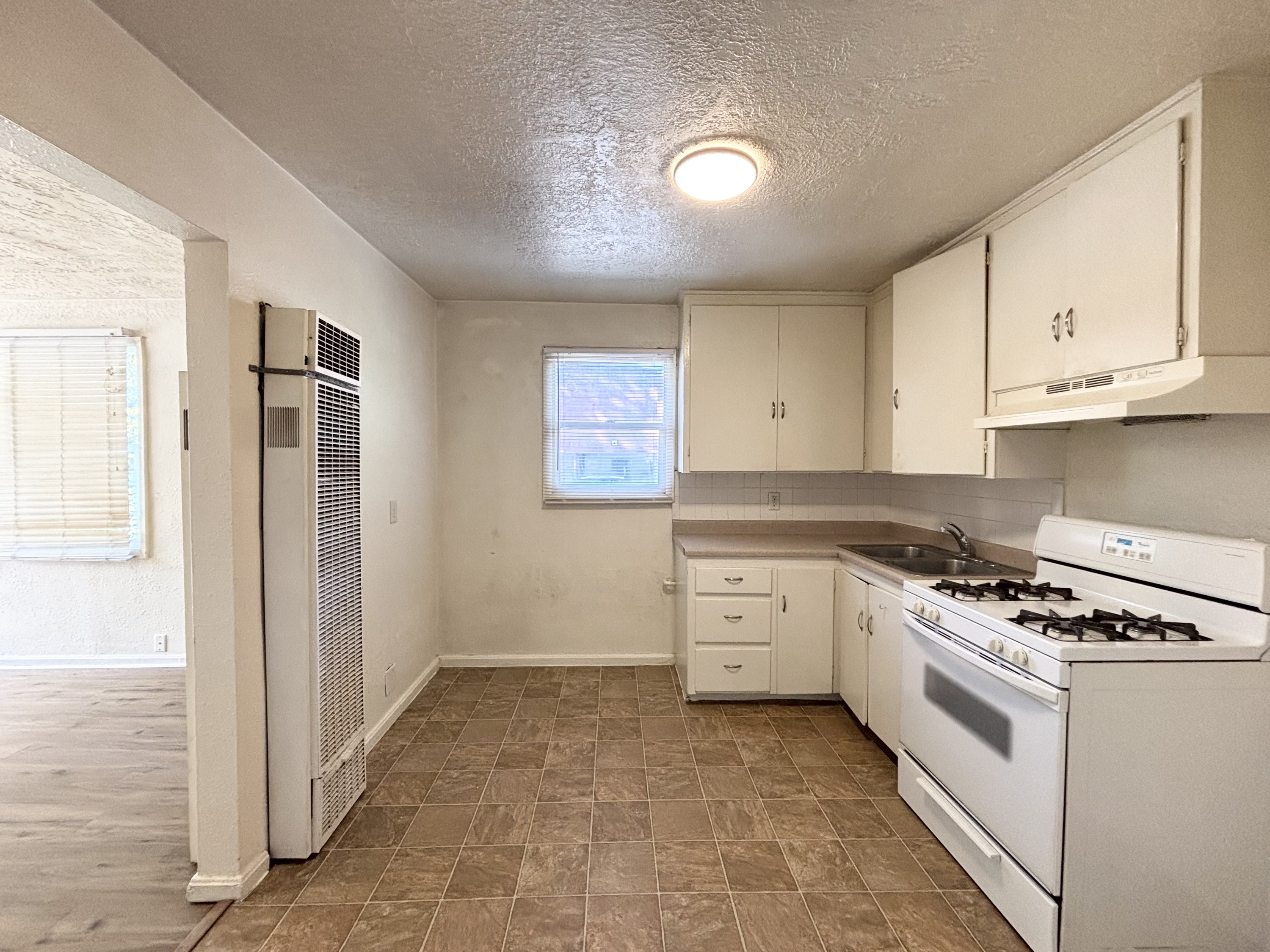 225 East Kensington Ave, #1