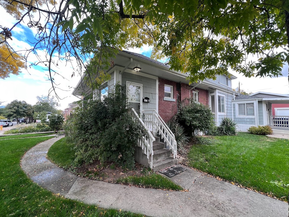 867 E Browning Ave - 2