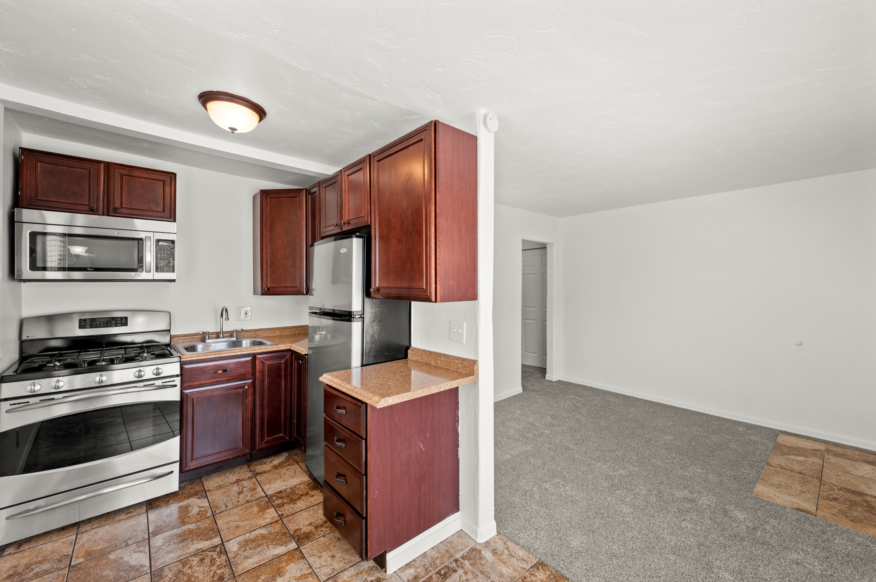 119 E Leslie Ave - 1
