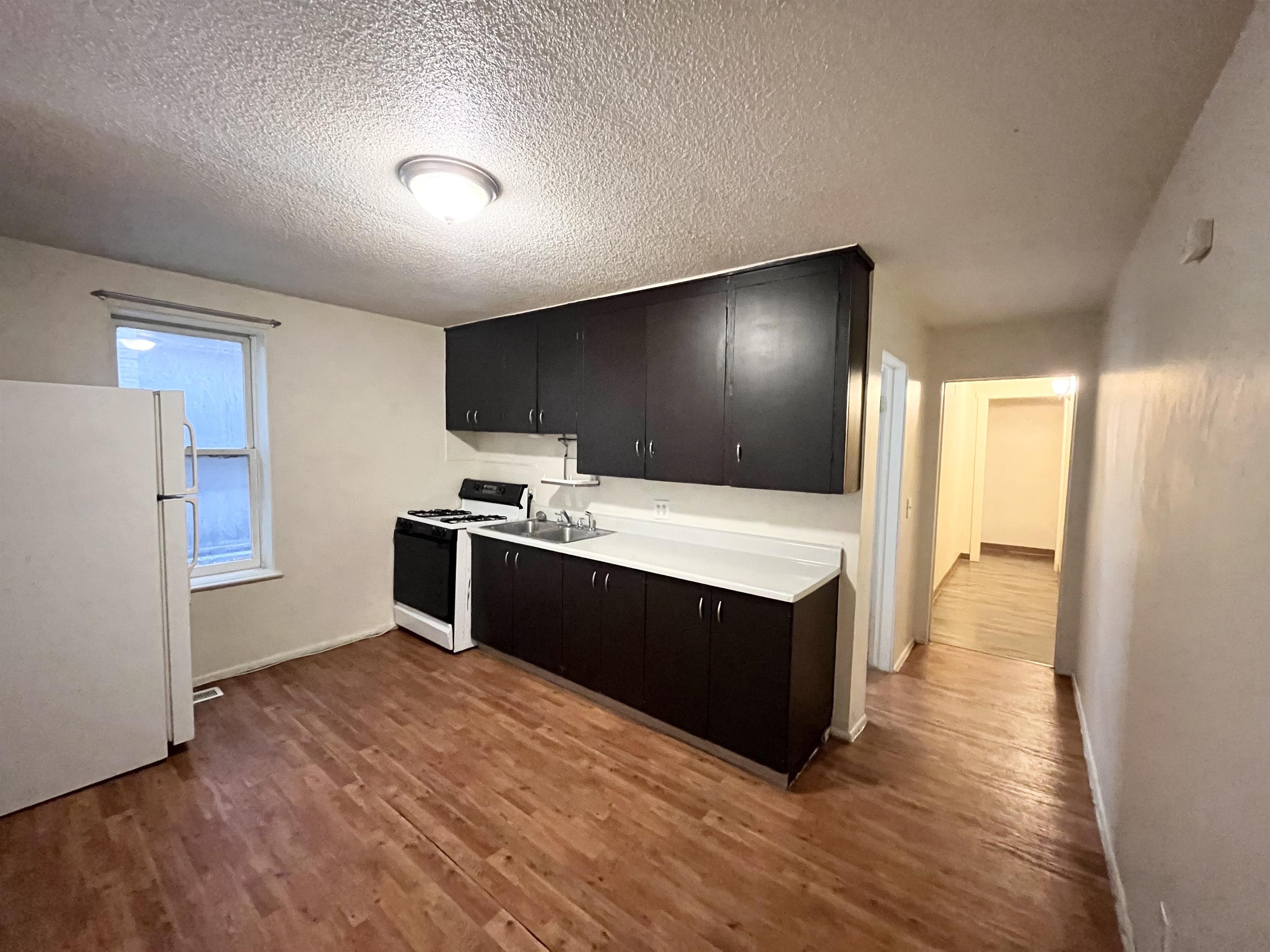 560 S 600 E Apt 3