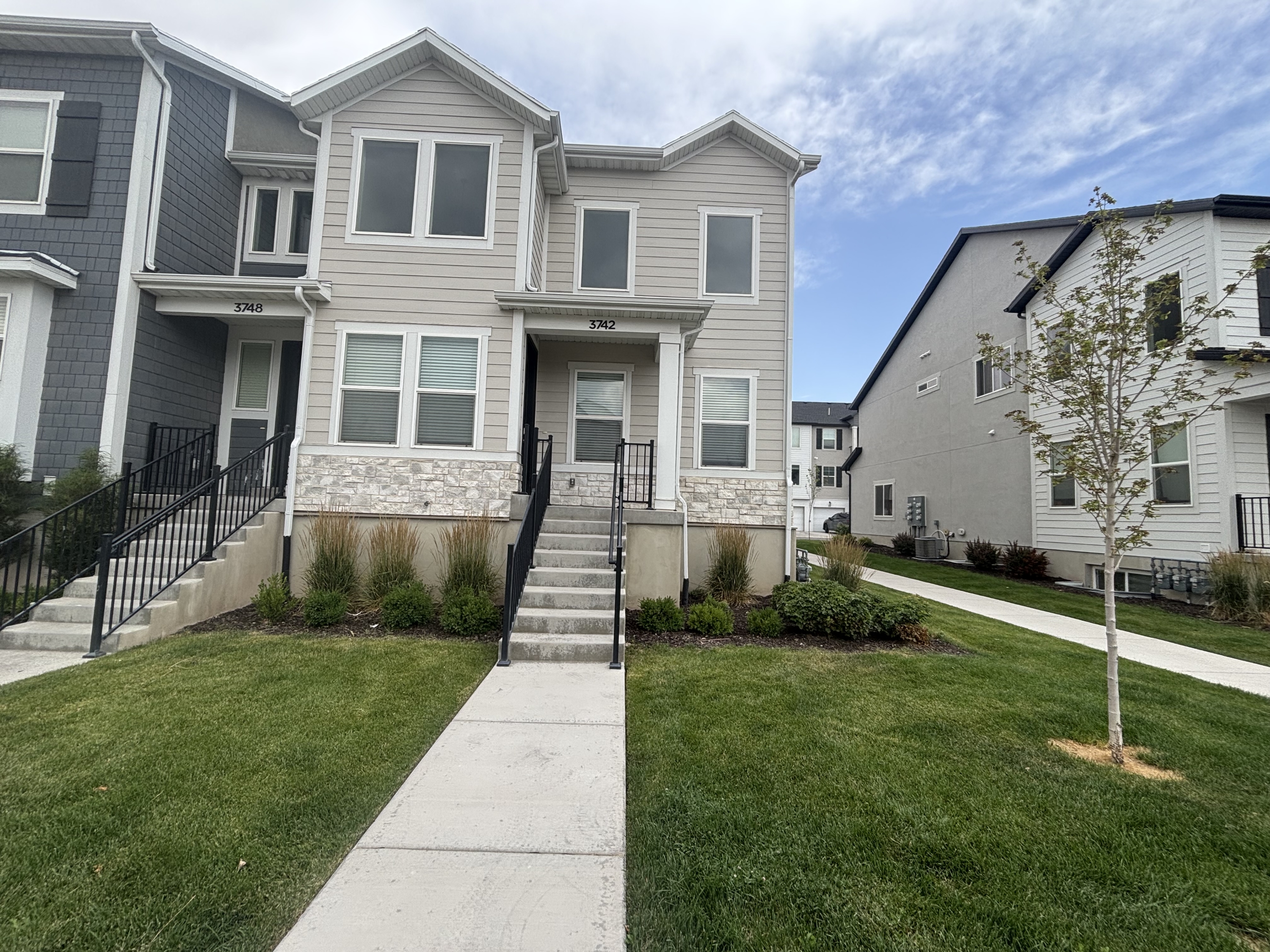3742 Canyon Falls Dr - 1