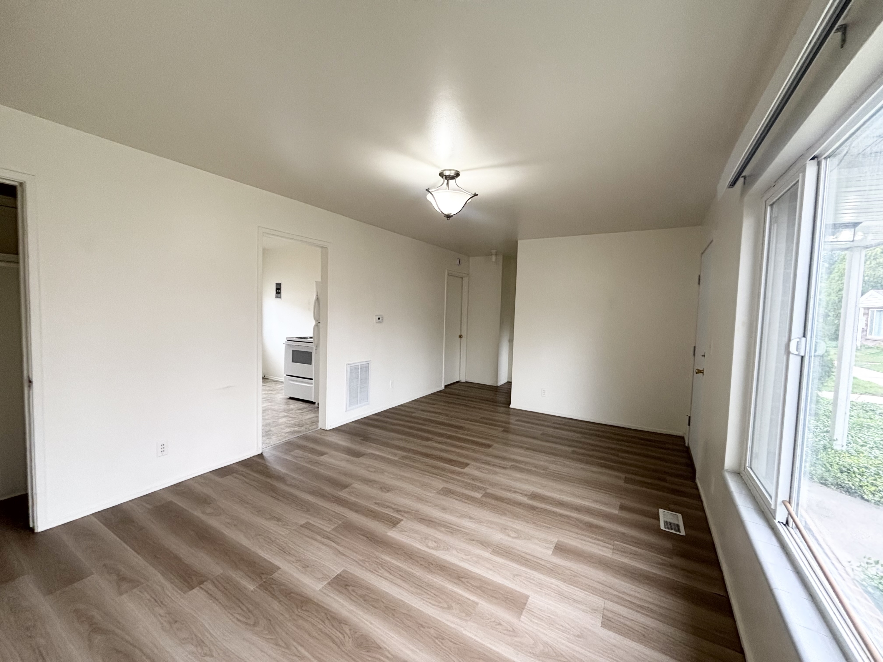 995 South 400 East - 1003