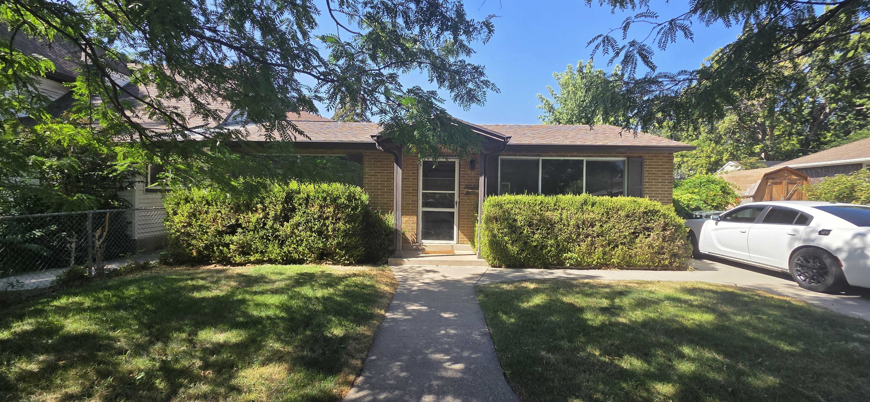 909 E Browning Ave - C