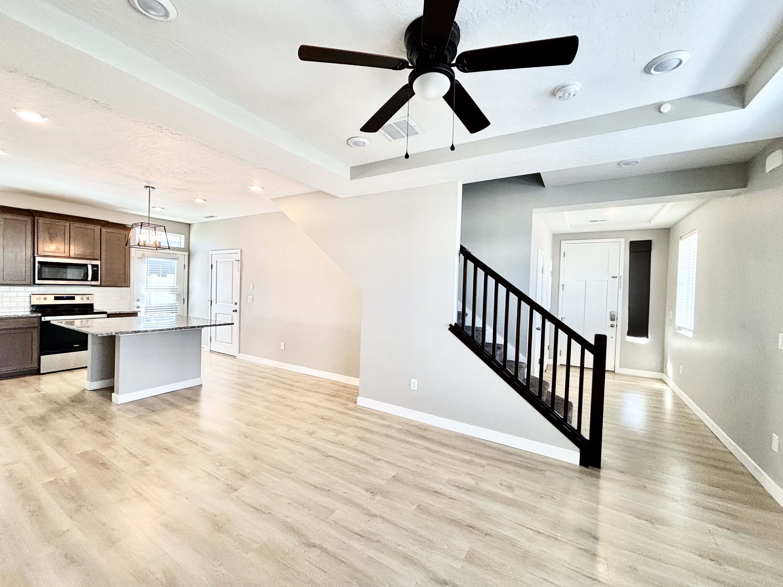 153 E Brushy Canyon St