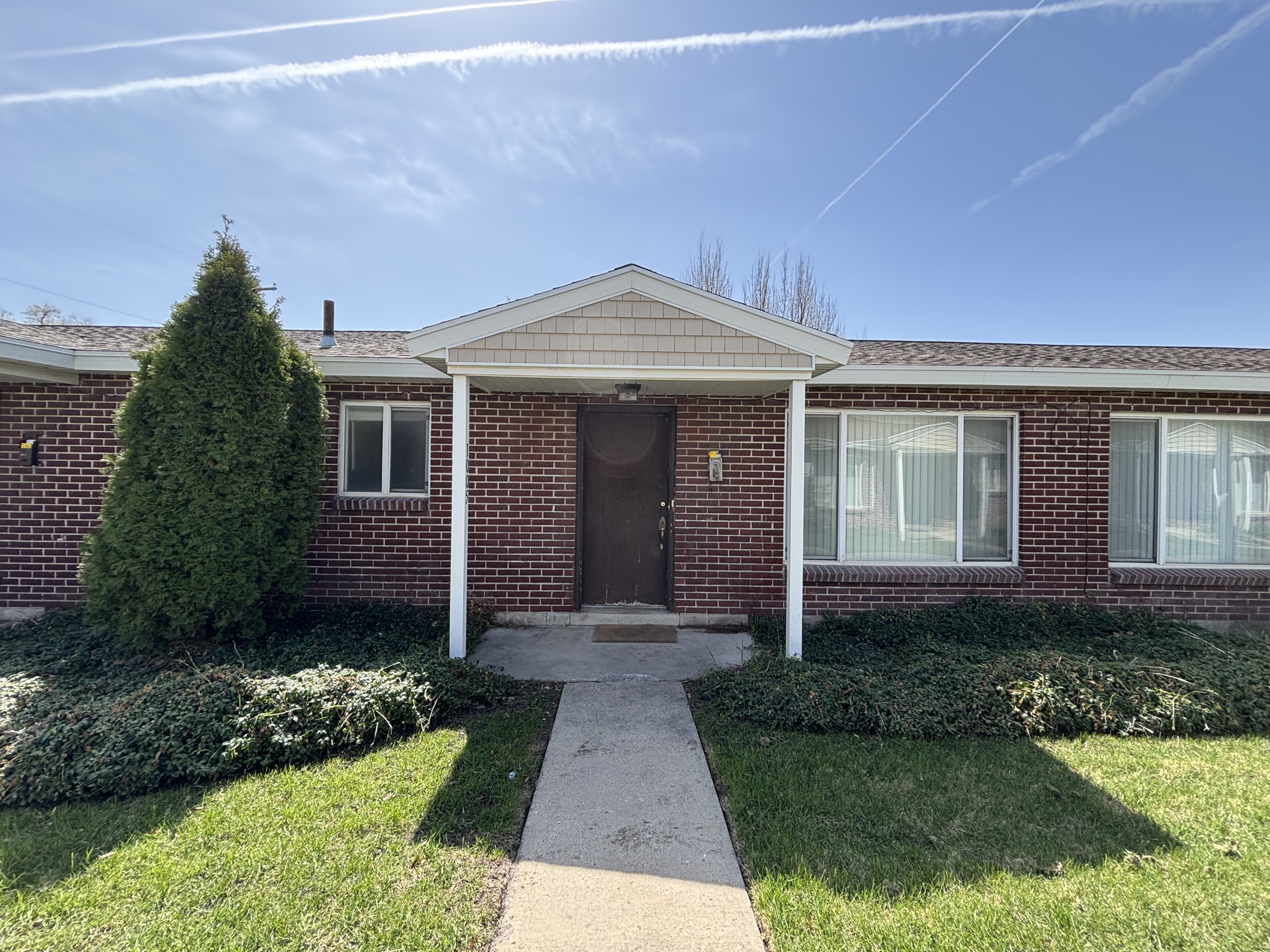 995 South 400 East - 1005
