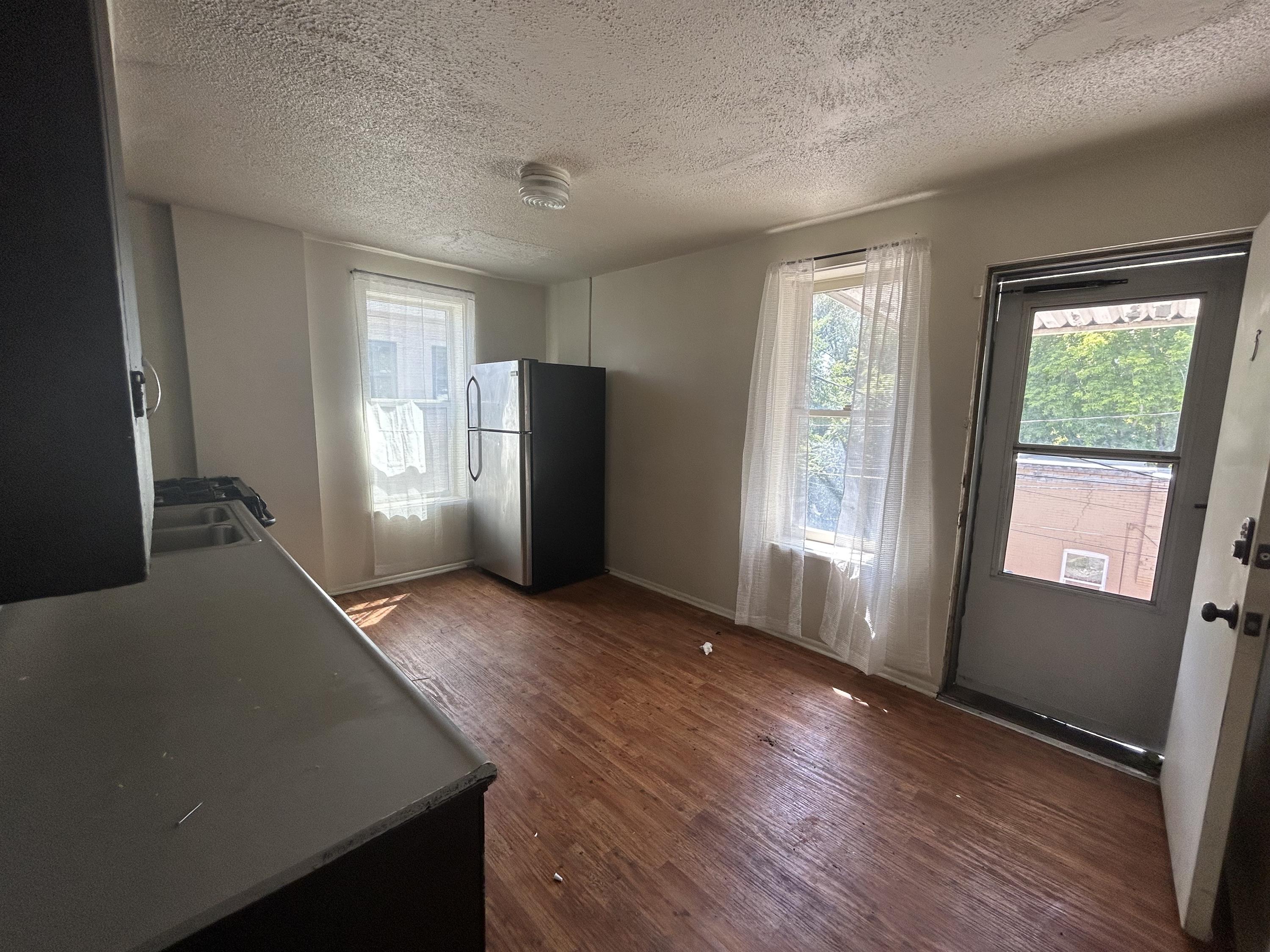 560 S 600 E Apt 5