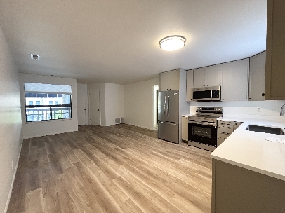 1583 East Stratford Avenue - 3